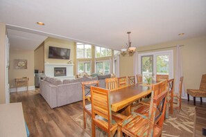 House, Multiple Beds, Pool Access, Ocean View | In-room dining - 702 Whiting Rd (Fripp Island)