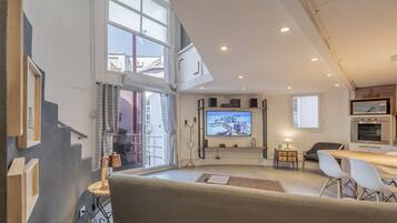 TV connectée, baby-foot, chaîne hi-fi, imprimantes