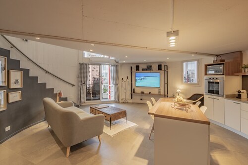 Stunning Loft in the Heart of Palermo Hollywood