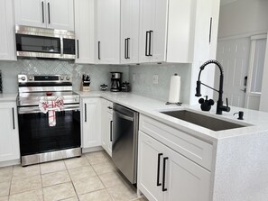 Cookware/dishes/utensils