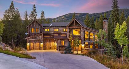 The Timber Lodge at Copper Mountain private hot tub!