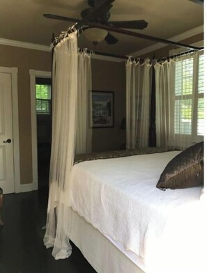 1 bedroom, hypo-allergenic bedding, WiFi, bed sheets