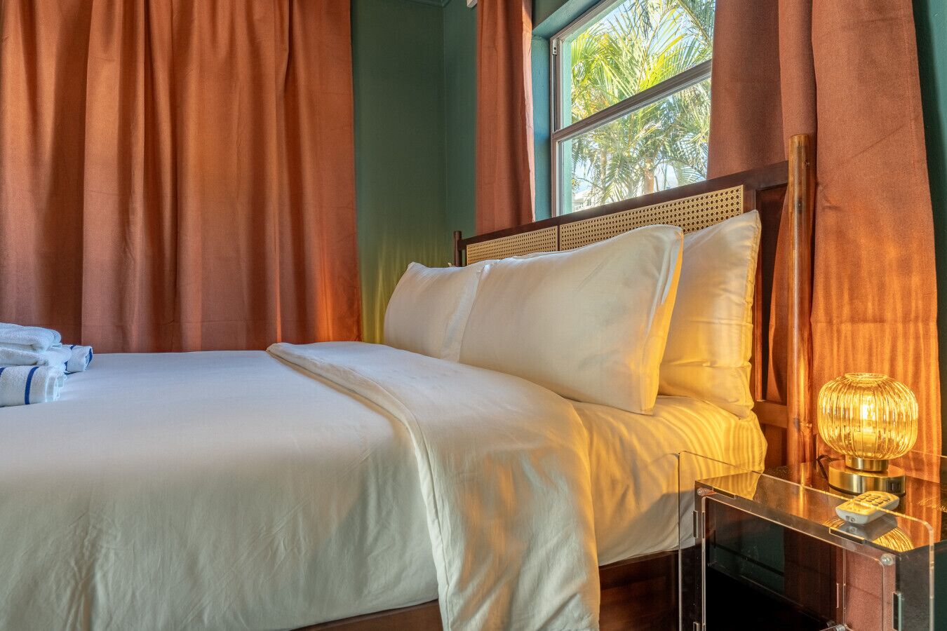 1 bedroom, desk, iron/ironing board, WiFi