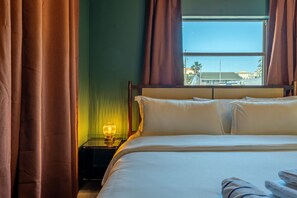 1 bedroom, desk, iron/ironing board, WiFi