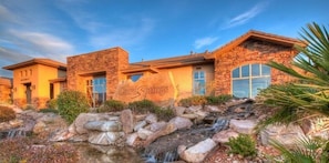 Exterior - Red Cliff Sunset Views | 3-Bed Third-Floor Retreat (Hurricane)