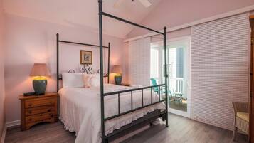 1 bedroom, individually decorated, individually furnished, bed sheets