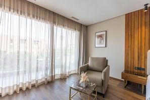 Suite júnior | 1 dormitori, roba de llit d'alta qualitat i minibar