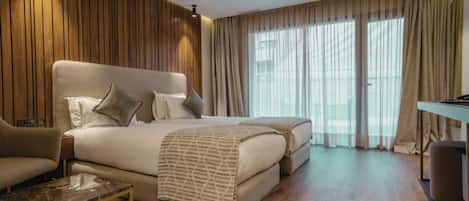 Superior Room | 1 bedroom, premium bedding, minibar, in-room safe