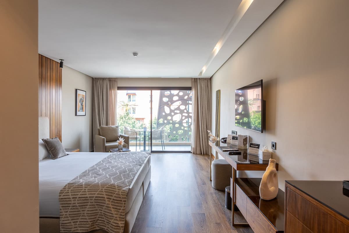 Ropa de cama de alta calidad y minibar 