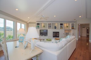 Casa, diversos llits, balcó, vistes a l'oceà | Sala d'estar