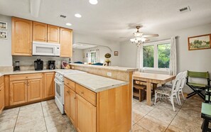 Ferienhaus, Mehrere Betten, Küche, Gartenblick | Eigene Küche | Wasserkocher mit Kaffee-/Teezubehör