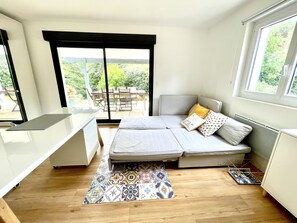 Smart-TV, DVD-Player, Bücher, Drucker