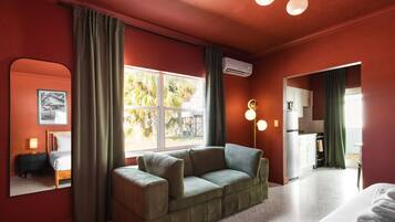 1 Schlafzimmer, Schreibtisch, BĂŒgeleisen/BĂŒgelbrett, WLAN