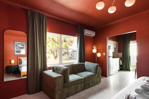 1 bedroom, desk, iron/ironing board, WiFi