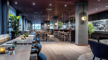 Tägliches Frühstücksbuffet gegen Gebühr