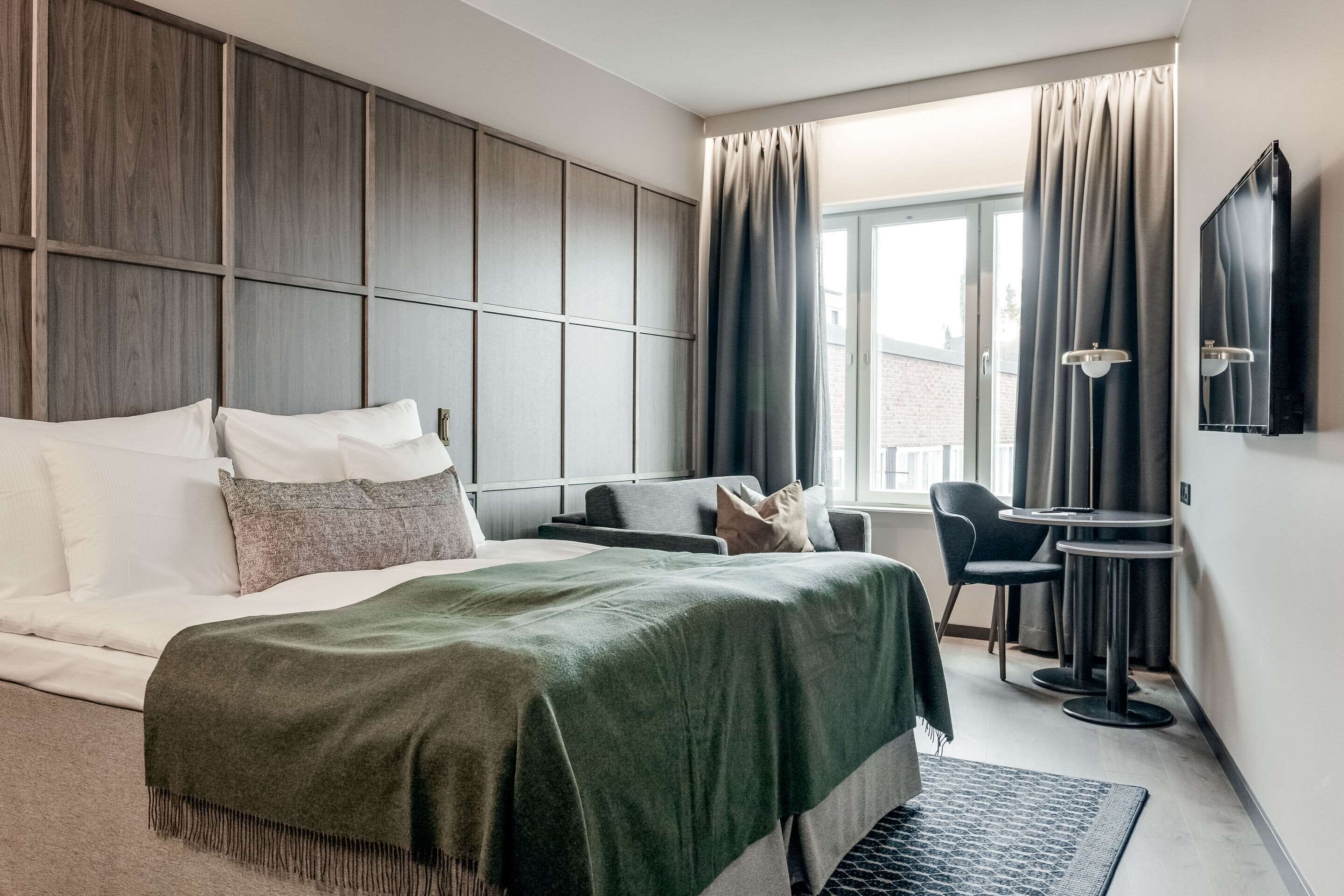 Minibar, Schreibtisch, laptopgeeigneter Arbeitsplatz