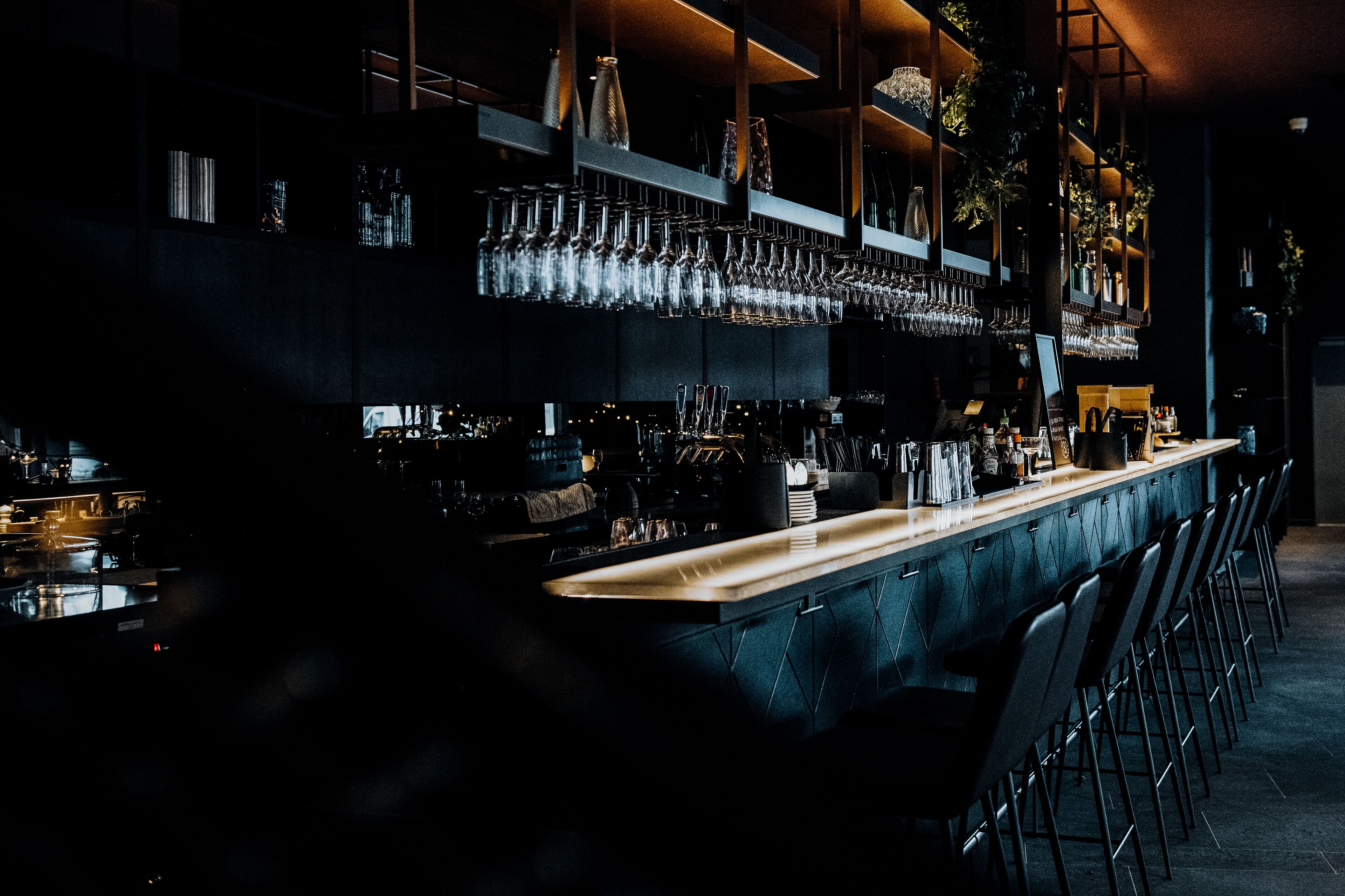 Bar (trong khuôn viên)