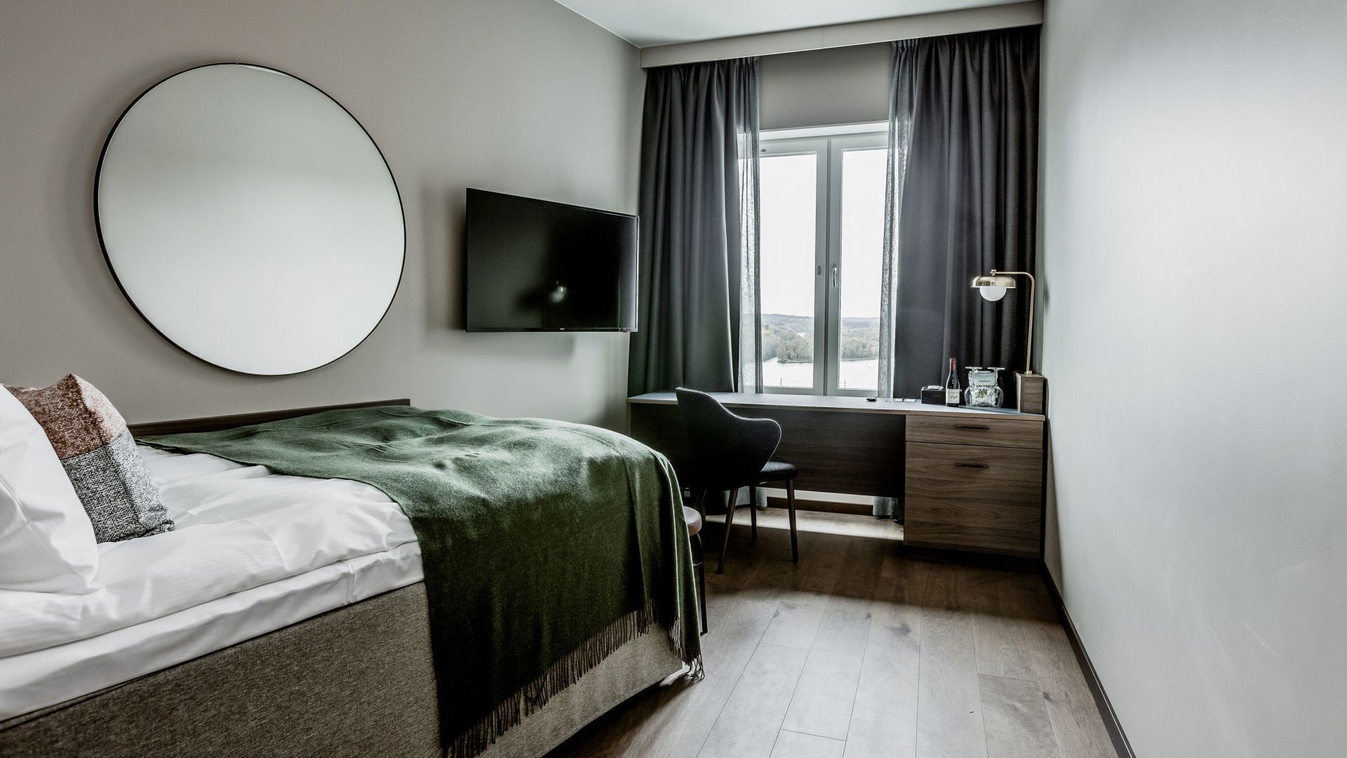 Minibar, desk, laptop workspace, blackout drapes