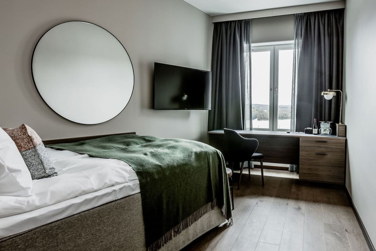 Minibar, bureau, espace de travail pour ordinateur portable