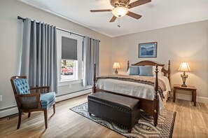 2 chambres, bureau, fer et planche à repasser, accès au Wi-Fi (inclus)