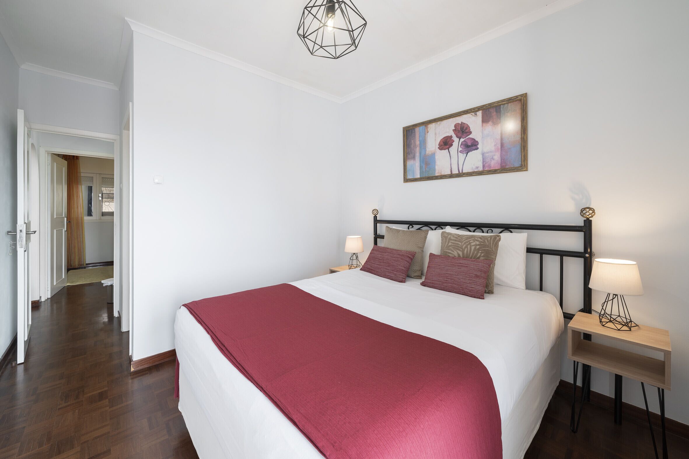 3 多间卧室、熨斗/熨衣板、WiFi、床单