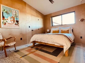 3 habitaciones, tabla de planchar con plancha, cuna de viaje y wifi