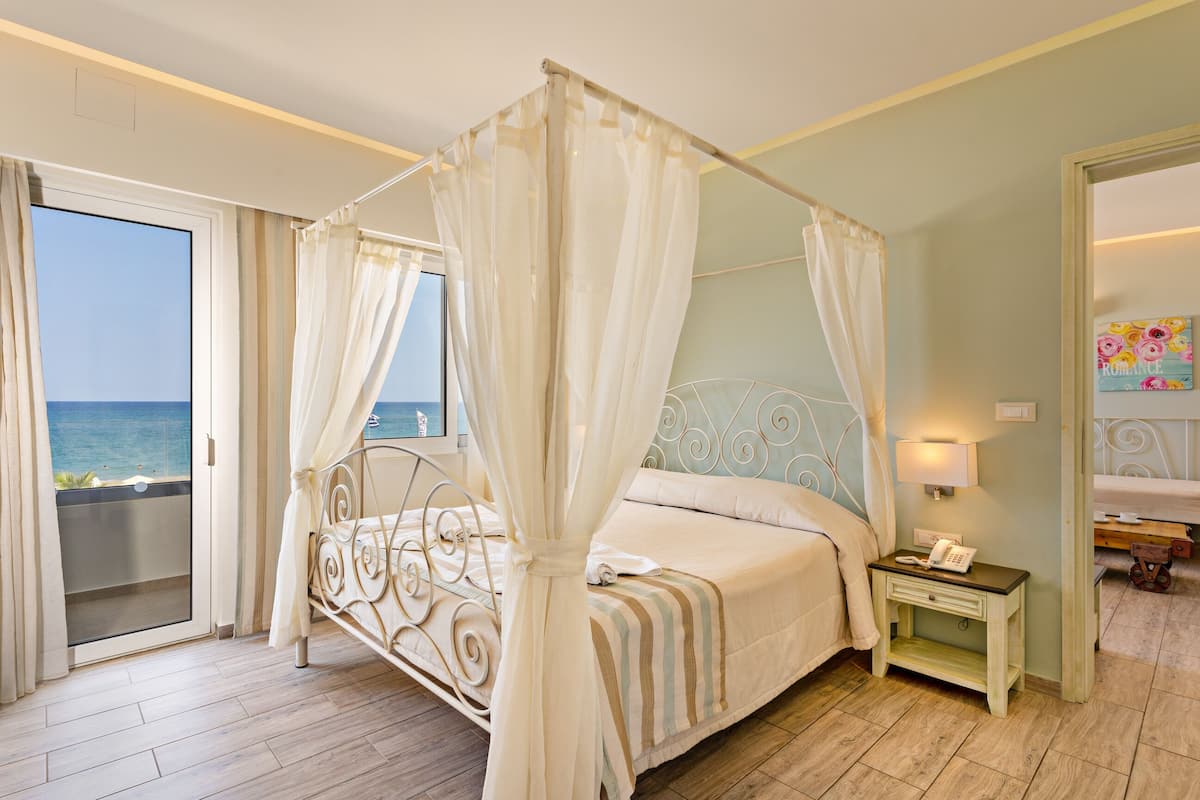 Apartment, 1 Bedroom, Sea View | 1 bedroom, in-room safe, soundproofing, free WiFi