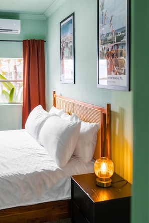 1 habitación, escritorio, tabla de planchar con plancha y wifi 