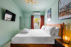 1 chambre, bureau, fer et planche à repasser, Wi-Fi