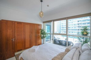 Huoneisto, esteetön, oma kylpyhuone (Modern-Luxury-Beach) | 2 makuuhuonetta