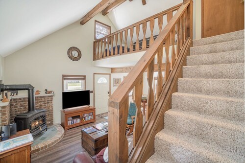 Higgins Haven - A cozy 2 bedroom cottage with loft