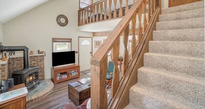 Higgins Haven - A cozy 2 bedroom cottage with loft