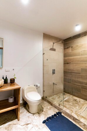 ฝักบัว, ผ้าเช็ดตัว