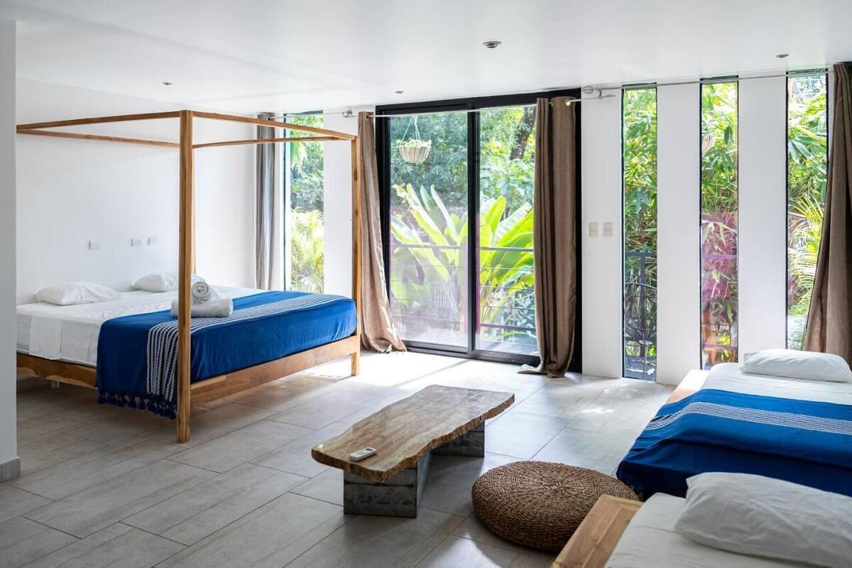 Comfort Quadruple Room | WiFi (free), bed sheets