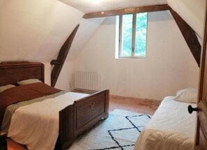 3 bedrooms, desk, iron/ironing board, WiFi - A green setting, 7km from the Circuit des 24h (Arnage)