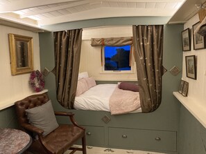 Cabin | 1 bedroom - Original Roadsmans Wagon, With Breathtaking Views (Longhope)