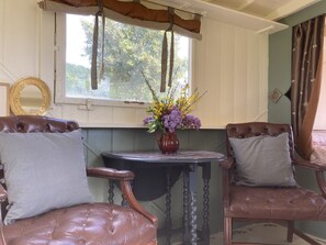 1 bedroom - Original Roadsmans Wagon, With Breathtaking Views (Longhope)