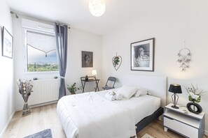 2 chambres, fer et planche à repasser, Wi-Fi, draps fournis