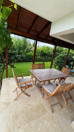 Outdoor dining