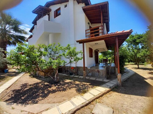 Cosy and relaxing villa in a big mandarin garden