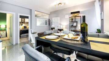 Deluxe Apartment | In-room dining