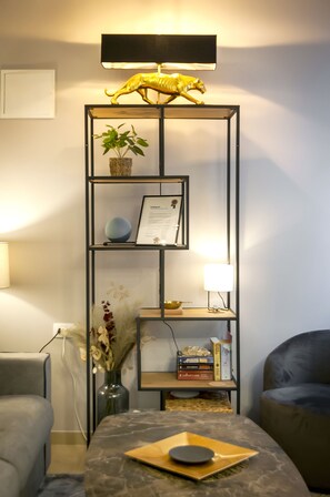 Deluxe Apartment | Living area