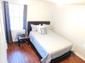 2 bedrooms, desk, iron/ironing board, free WiFi