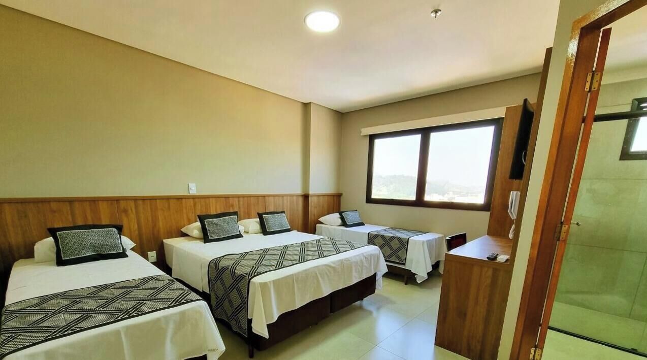 Hypo-allergenic bedding, free WiFi, bed sheets