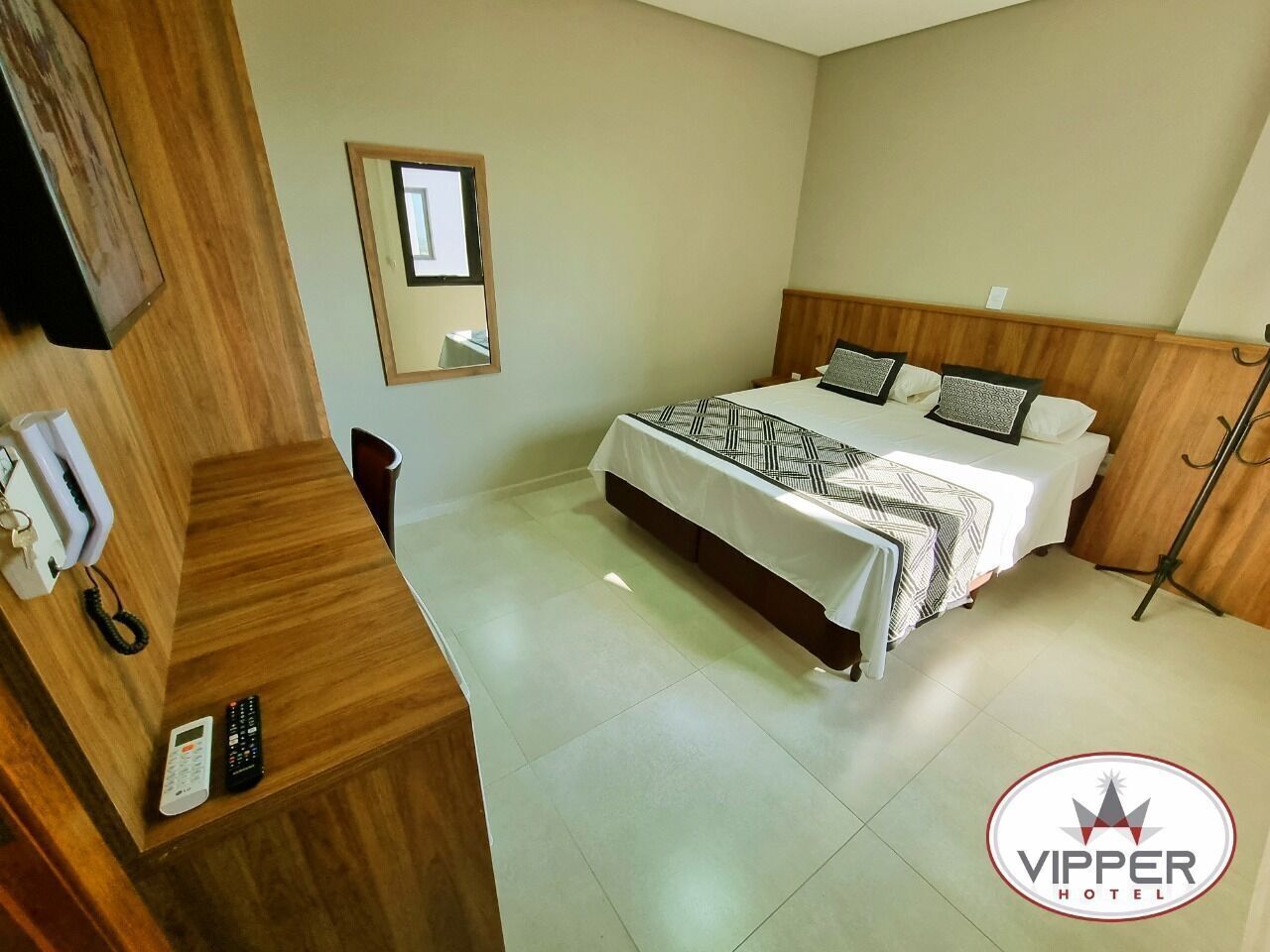 Hypo-allergenic bedding, free WiFi, bed sheets