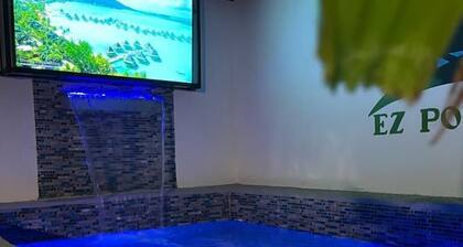 Yellow Royal Family Suit 2brs, 3beds, 2bths, Pool