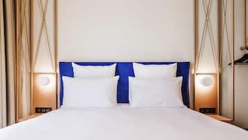 Privilege, Room, 1 Double Bed | Minibar, in-room safe, desk, soundproofing