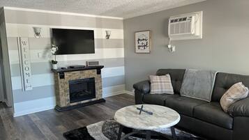 智能电视、壁炉