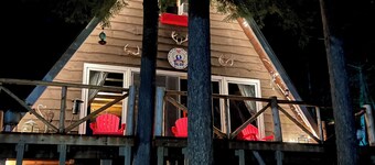 Cozy,secluded waterfront lodge nestled in the Adirondack Mountains. Pet friendly