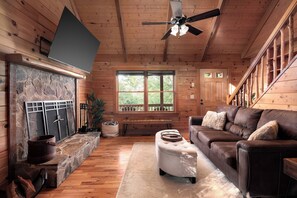 Smart TV, fireplace
